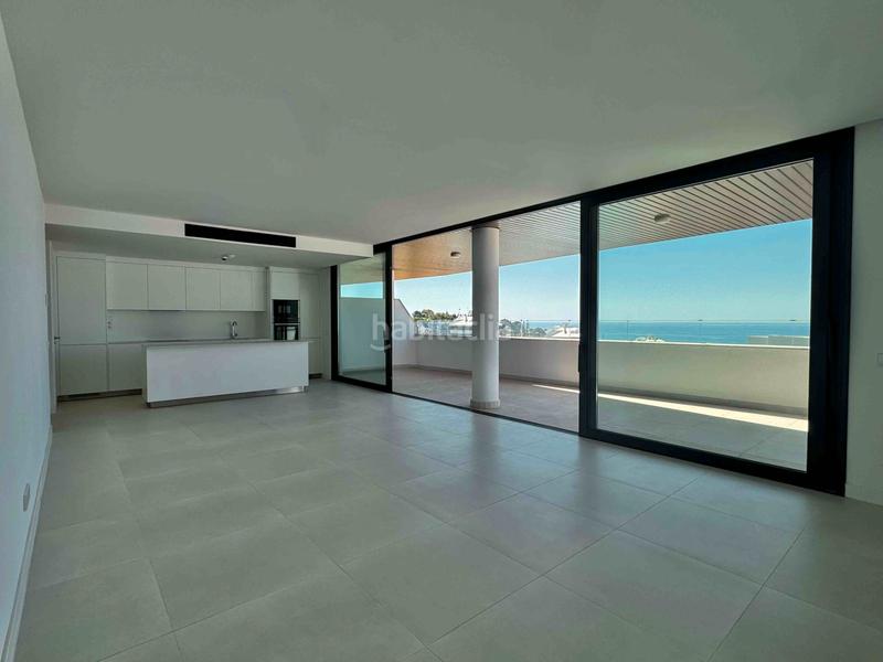 Foto 5efaaf86-45f4-4025-8c04-6e324125589c. Pis 162m<sup>2</sup> a avenida 8 de marzo 32 a El Higuerón Fuengirola