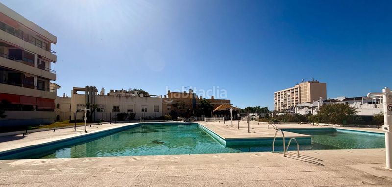 Foto 854511a2-69fc-48a7-9faa-cbfc89f984cf. Pis amb piscina a El Bajondillo Torremolinos