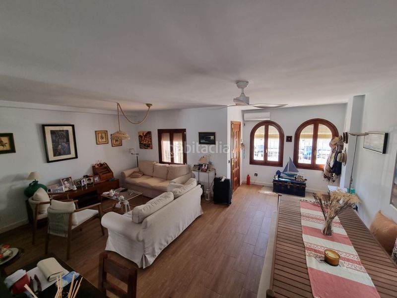 Foto bebaa464-4cc9-4bed-95eb-429fc64c30c1. Chalet en victoria kent 7 pareado en venta en La Colina, 4 dormitorios. en Torremolinos