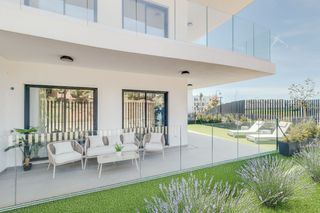 Piso en Urbanizacion playa marina 1c. Exclusivo piso de 3 dormitorios con 19 m2 (terraza)  a 700 m. de