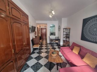 Estudi a Isabel manoja 4. Estudio en venta en centro.