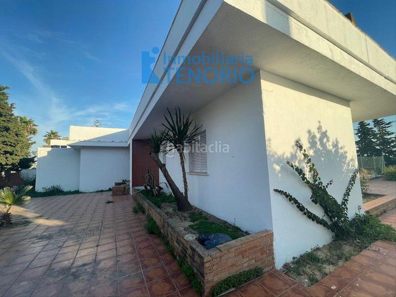 Foto faa7edee-1af1-4ca5-9bef-a97f69a6d6ea. Xalet amb aparcament a El Rompido