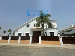 Xalet a N/a. Chalet en venta en cartaya, 5 dormitorios.