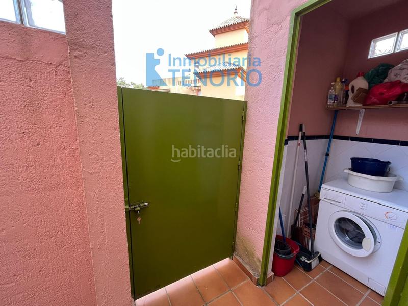 Foto 079e3716-469d-489b-812c-1cff60bcd878. Semi detached house with parking in Islantilla golf Islantilla