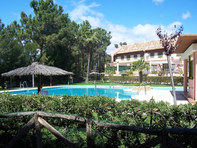 Foto fefea010-f40d-466b-ad6c-d10e3adb76e8. Semi detached house with parking in Islantilla golf Islantilla