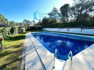 Casa en Lepe. Casa en venta en pinares de lepe, 4 dormitorios.