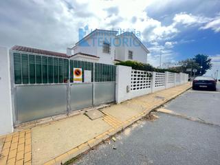 Xalet a Ballena 13. Chalet en venta en islantilla  urbasur, 4 dormitorios.
