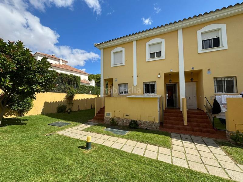 Foto 54a95ff8-a2f8-4f62-b7e5-975efec27b34. Maison jumelée avec parking dans Islantilla golf Islantilla