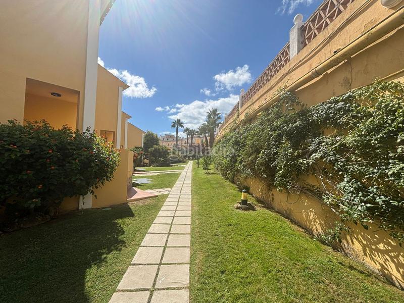 Foto 831a892e-0499-4c17-9cce-e22eff4e4828. Maison jumelée avec parking dans Islantilla golf Islantilla