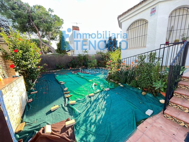 Foto 253b398a-e019-4fcb-a4dc-4865cf366efc. Chalet mit parking in Urbasur Islantilla