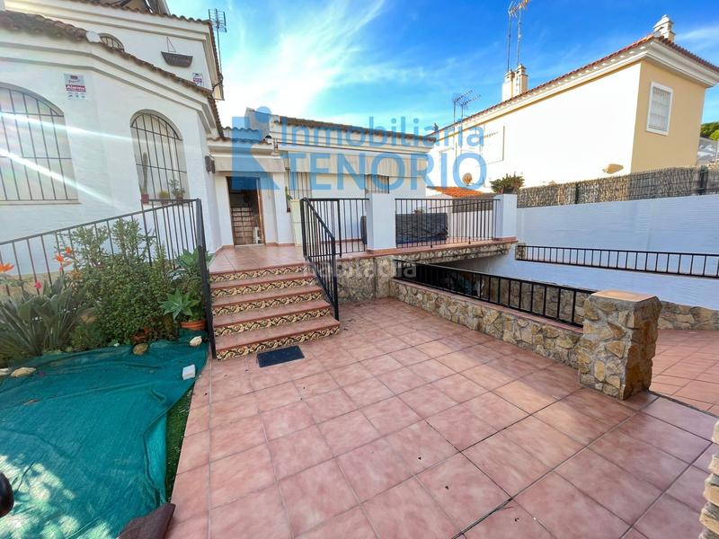 Foto 360856c0-f7c8-4793-8214-0575f50a7a52. Chalet mit parking in Urbasur Islantilla