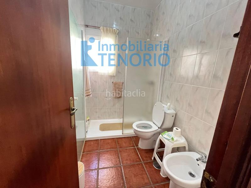 Foto f0f6ae94-389f-41a1-b224-560b56926289. Chalet mit parking in Urbasur Islantilla