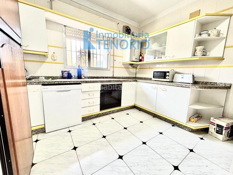 Foto 79b3000c-d0b2-44e6-a35c-f7f67b0d912d. Chalet en del terron 5 chalet en venta , 7 dormitorios. en La Antilla