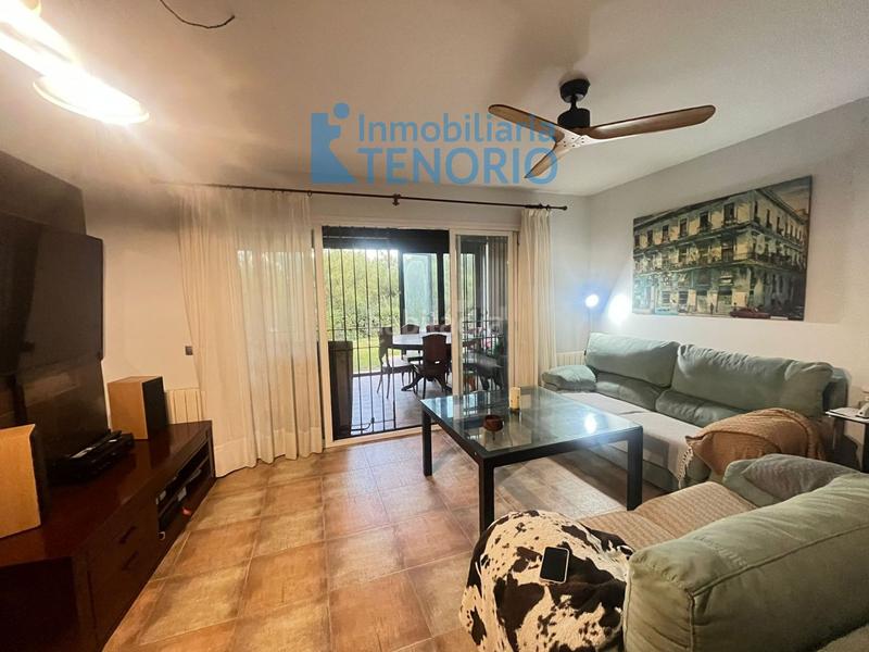 Foto dedbbf06-8a8c-4654-88d3-1434d2138a35. Casa adossada amb aparcament a Islantilla golf Islantilla