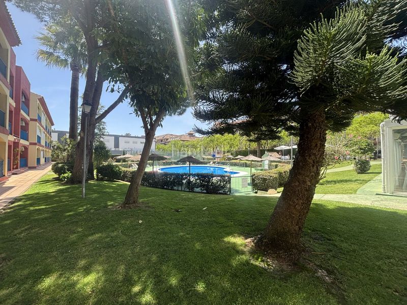 Foto 72f4d5ea-e43b-4975-bb97-2f0bc4b152f3. Apartament a de levante a Islantilla costa Islantilla