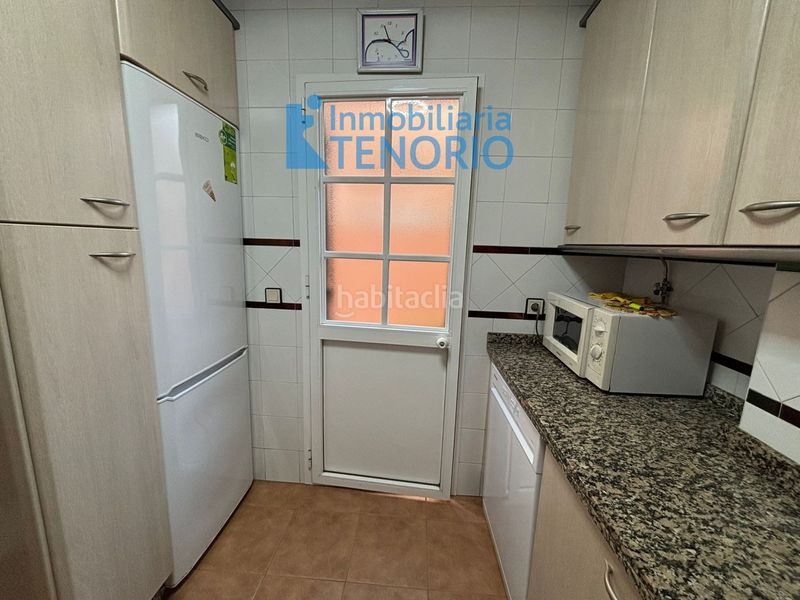 Foto 0f5c7a25-5573-45a6-9d4a-b81d67e98c67. Casa adossada amb aparcament piscina a Islantilla costa Islantilla