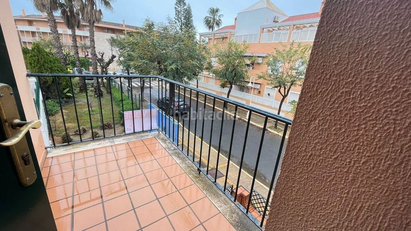 Foto 7f99d469-9810-486b-88cf-261f691d6224. Casa adossada amb aparcament piscina a Islantilla costa Islantilla