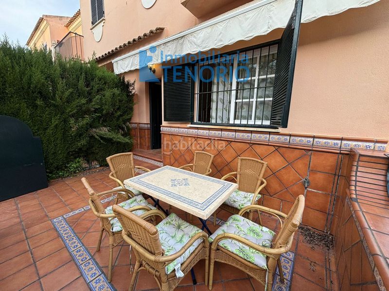 Foto b59c0846-6eef-4ae4-8def-d08bccf06fc6. Casa adossada amb aparcament piscina a Islantilla costa Islantilla