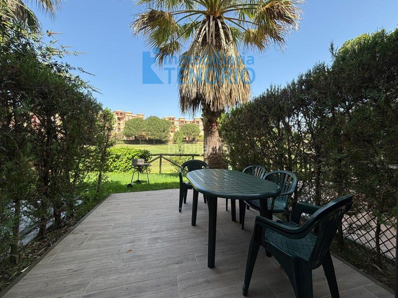 Foto 0bd2ae11-9ca5-4f10-bbda-9c4b90666bd0. Casa adossada amb aparcament a Islantilla golf Islantilla