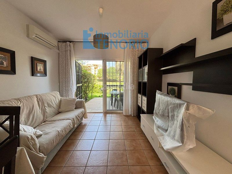 Foto 5027a728-dad1-4241-b090-20fa7a072912. Casa adossada amb aparcament a Islantilla golf Islantilla
