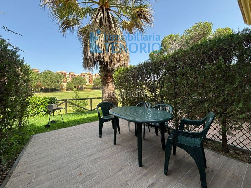 Foto aa7bf08e-e955-4142-80a3-1ebdd71b0cc2. Casa adossada amb aparcament a Islantilla golf Islantilla