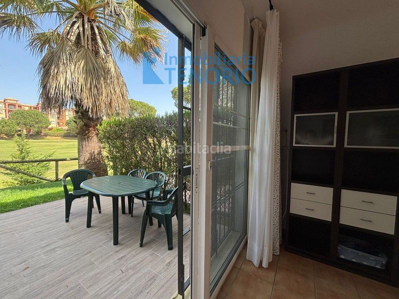 Foto e0b8d934-b1ea-4992-a5f3-169210d80b7b. Casa adossada amb aparcament a Islantilla golf Islantilla