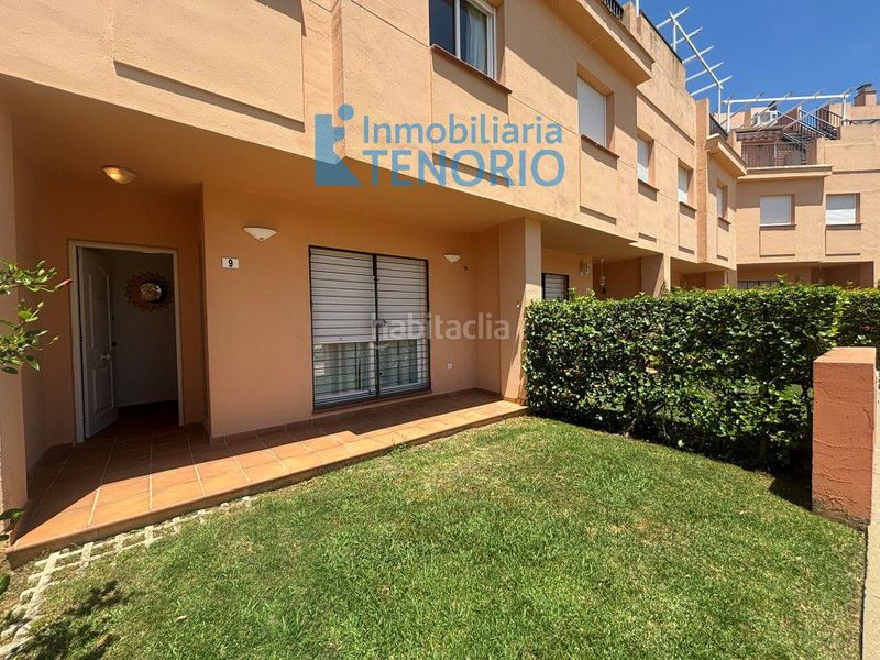 Foto b4bcc3ee-0941-4f72-b62e-e7c6f63002f4. Casa adossada a cumbres a Islantilla golf Islantilla