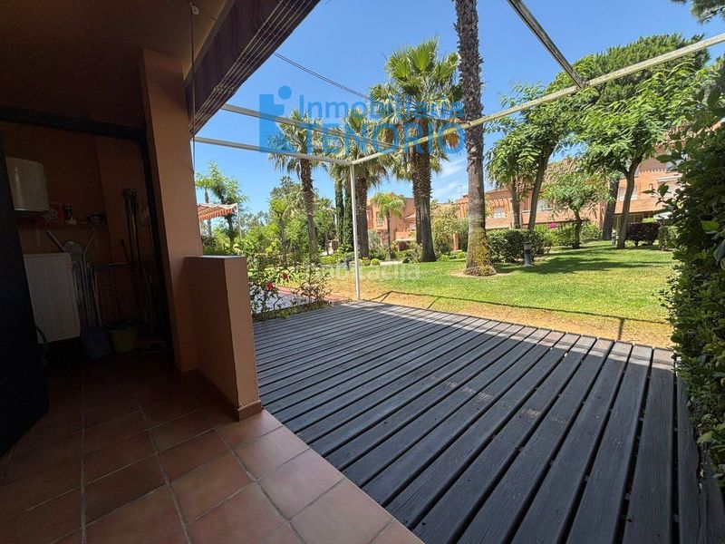 Foto bcc118f9-1666-469f-8745-5fc734266c15. Casa adossada a cumbres a Islantilla golf Islantilla