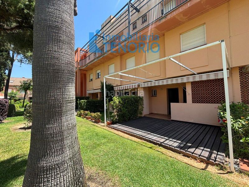 Foto d920679e-acaf-449f-b8c9-5bf895bb07f6. Casa adossada a cumbres a Islantilla golf Islantilla