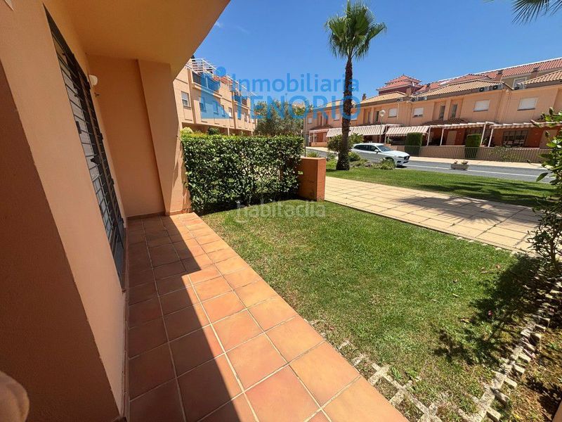 Foto e5c5909f-b24c-47b2-96aa-810ff3f13e63. Casa adossada a cumbres a Islantilla golf Islantilla