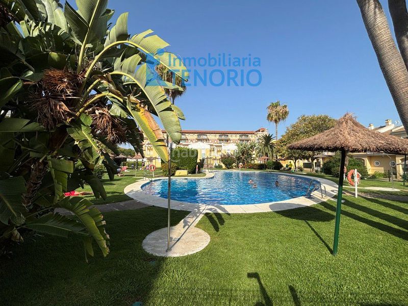 Foto ba07b6f8-4d97-49a1-9471-787fa08b2d3a. Casa adossada a Islantilla a Islantilla costa Islantilla