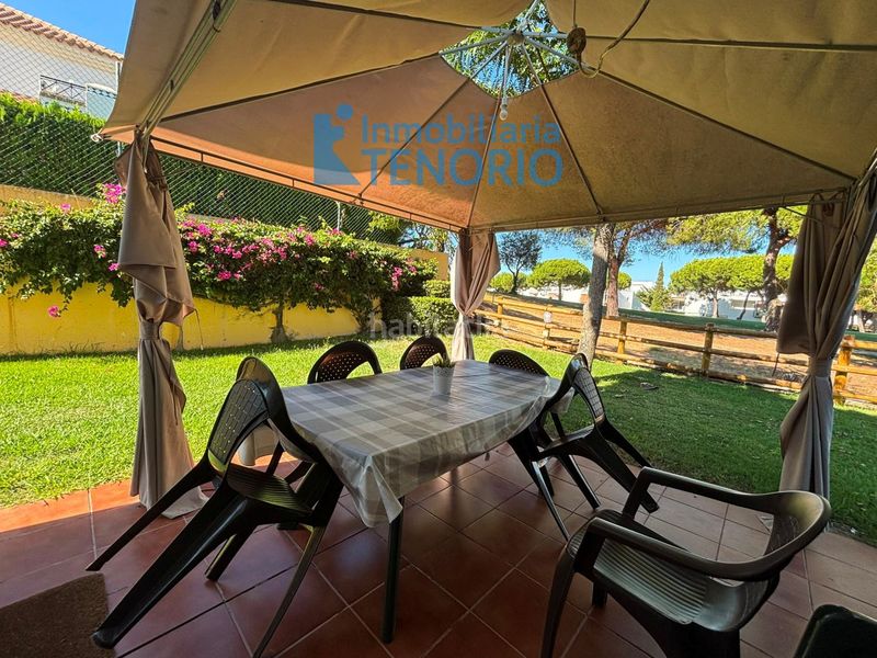 Foto 37dcd3ce-1a48-4b51-b3a8-32f17bee140e. Casa adossada amb aparcament piscina a Islantilla golf Islantilla