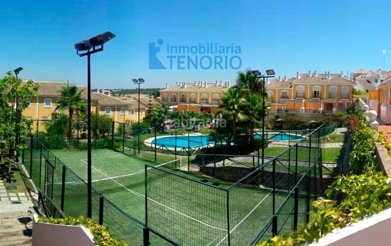 Foto 413402fb-2a74-48ff-87c2-0b680156b6ea. Casa adossada amb aparcament piscina a Islantilla golf Islantilla