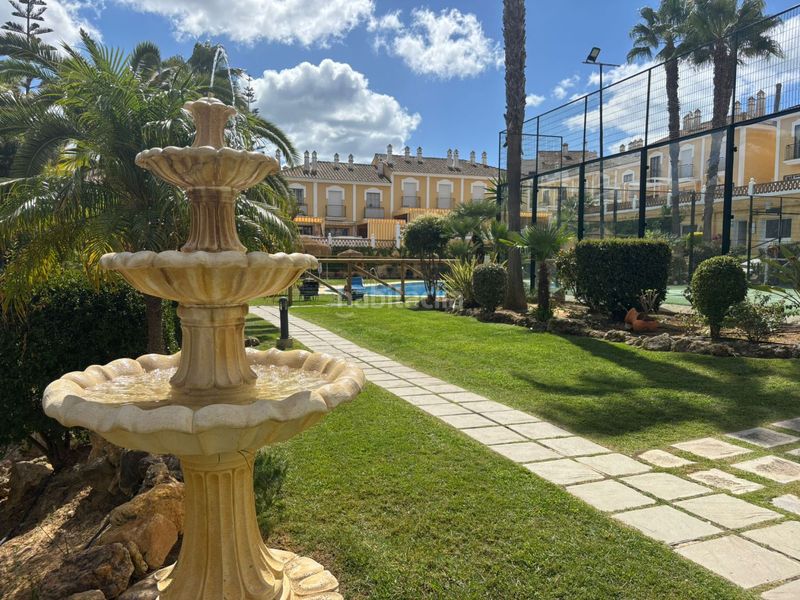Foto 95a6be36-5a0a-48c1-9329-65f4bfd697b2. Casa adossada amb aparcament piscina a Islantilla golf Islantilla