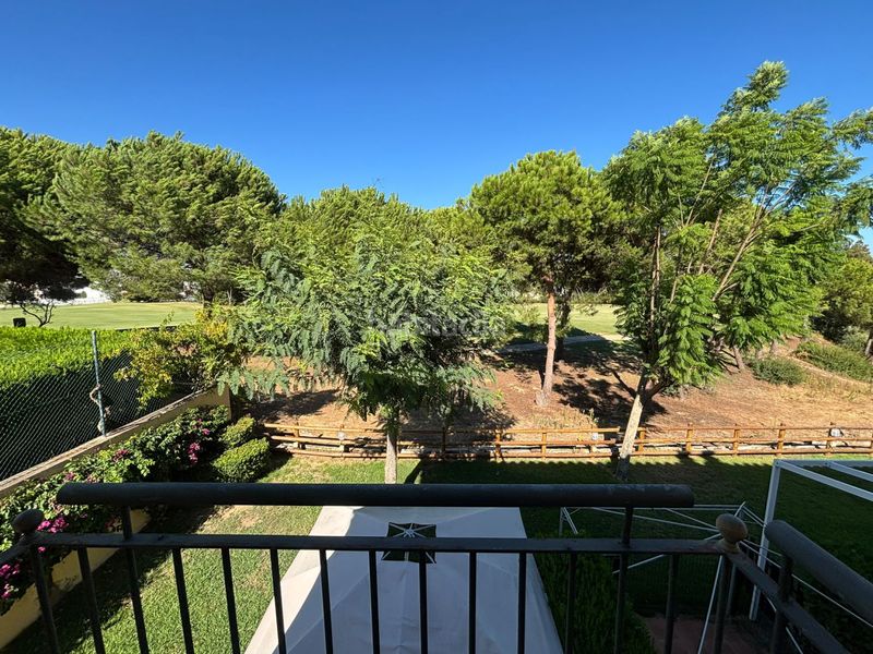 Foto f1e446e0-4fd6-4be6-90ea-3dac6c0d553c. Casa adossada amb aparcament piscina a Islantilla golf Islantilla