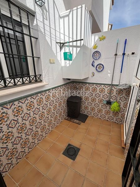 Foto 6d84f1a1-1559-42d6-b53c-1b898bf7fa15. Casa adossada amb aparcament a La Antilla