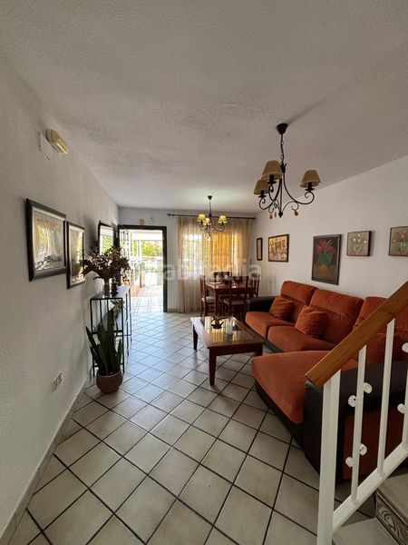 Foto 6d8c4efd-a23d-4ed5-98ff-0ed5710fb4e6. Casa adossada amb aparcament a La Antilla