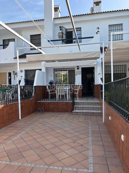 Foto dd0a21ea-b06a-404d-83f6-e14268193188. Casa adossada amb aparcament a La Antilla