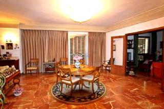 Appartement à Arenal - Museo. Gran piso en venta en edificio señorial, situado en el centro de