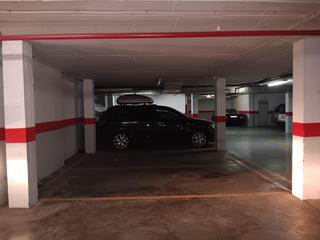 Parking voiture à Feria. Plaza de garaje en venta junto a san luis de los franceses y a l