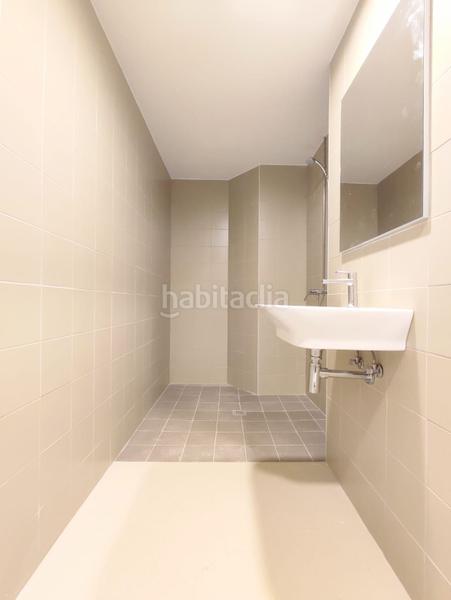 Foto b9376a34-8703-4191-bcfe-d3b006b03ff8. Lloguer local comercial a Primer Ensanche Pamplona / Iruña