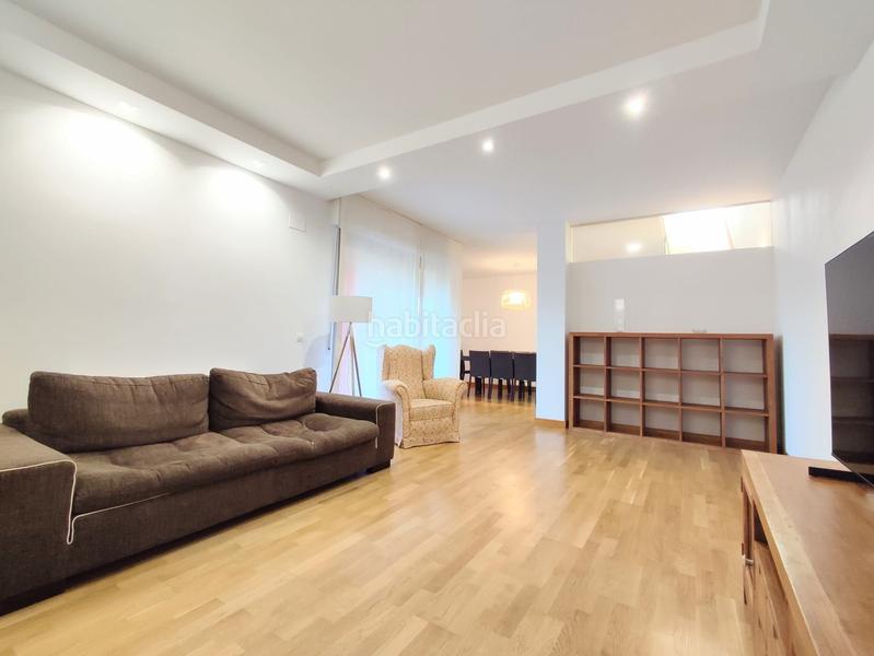 Foto 5280db32-7a51-4c87-b885-87278283b622. Reihenhaus mit heizung in Huarte / Uharte