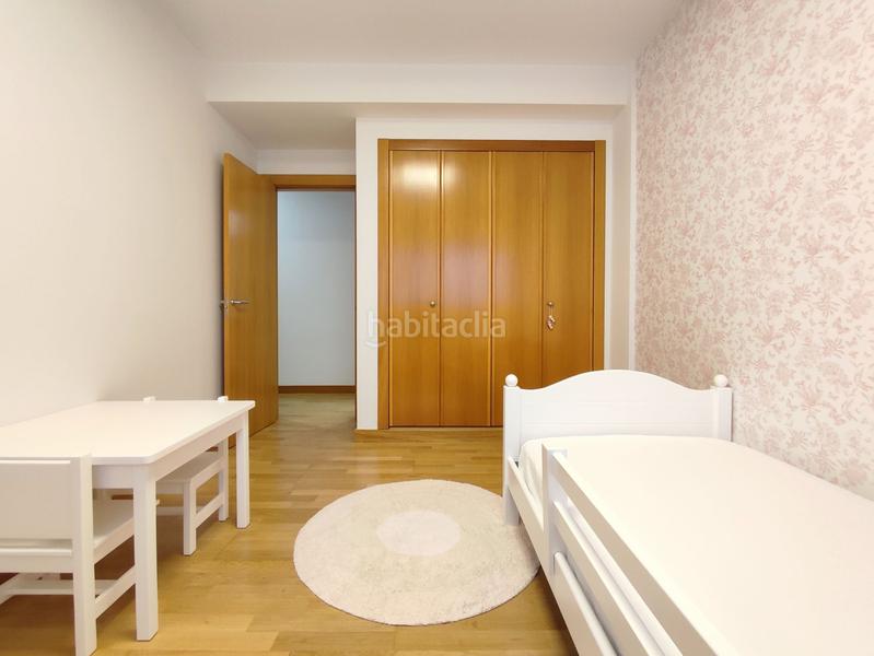 Foto e4649b7c-4cd4-442d-baa8-486ce8b11275. Reihenhaus mit heizung in Huarte / Uharte