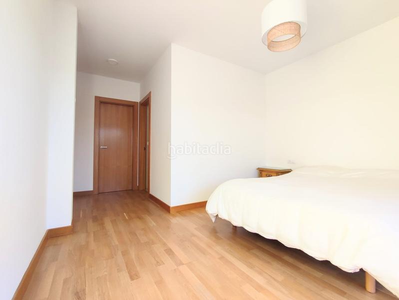 Foto feec3a02-3d45-4fba-b378-78546e80125b. Reihenhaus mit heizung in Huarte / Uharte