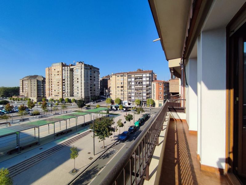 Foto e11b58d1-b43a-427a-a2ab-a4dbb51edecd. Pis amb calefacció a Milagrosa Pamplona / Iruña