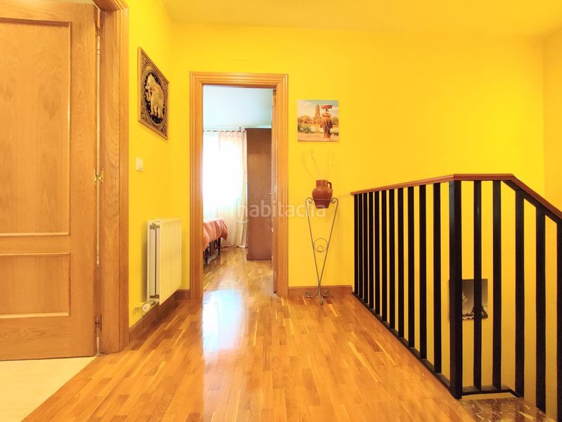 Foto a98ce01c-8755-432c-a060-7e3bc1f4c2d1. Casa adossada amb calefacció a Aoiz / Agoitz