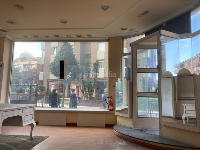 Foto e83f2bb1-3bbe-4019-b546-b3ec1be38891. Local comercial a El Cristo Oviedo