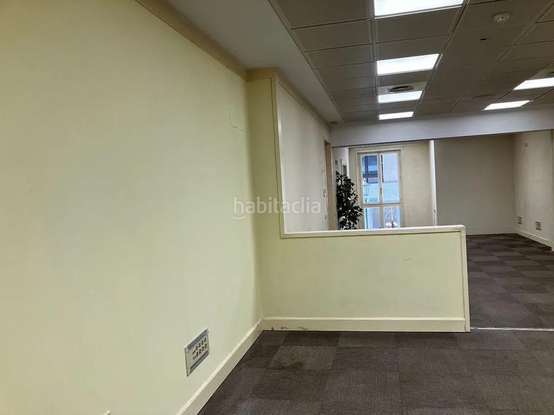 Foto 0a42ba7b-5dd1-4f5f-8710-c43de31db940. Rent office space in Parque San Francisco - Uría Oviedo