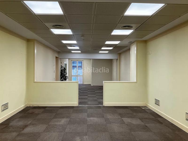 Foto 9d06704d-553f-4fd0-a727-0d6a82b69742. Rent office space in Parque San Francisco - Uría Oviedo