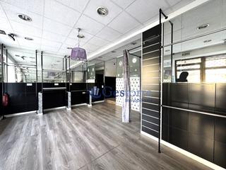 Geschäftsraum  Oviedo - cl francisco cambo. Posibilidad de cambio a vivienda en la encantadora ciudad de ovi
